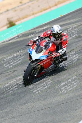 media/Oct-15-2022-TrackXperience (Sat) [[8f70b8b0be]]/Group 2/session 4 turn 1/